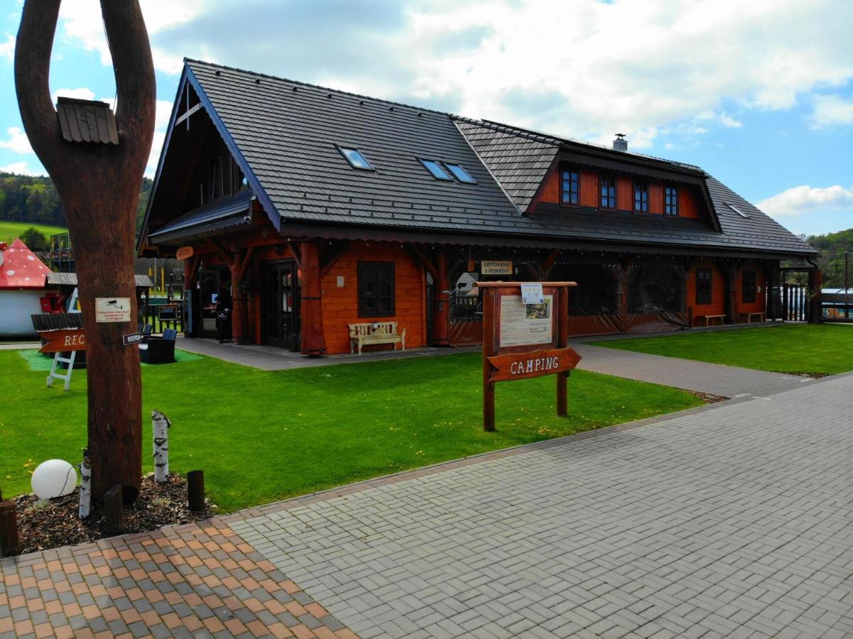 Hotel Camp Pacho à Prievidza Extérieur photo
