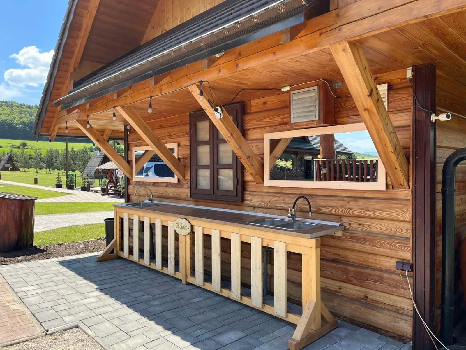Hotel Camp Pacho à Prievidza Extérieur photo